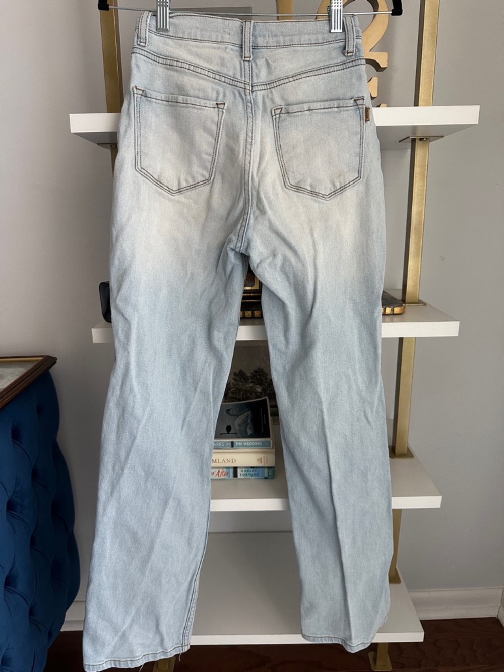 Vibrant Light Wash Distressed Straight-Leg Jeans - Women - Picture 4 of 6